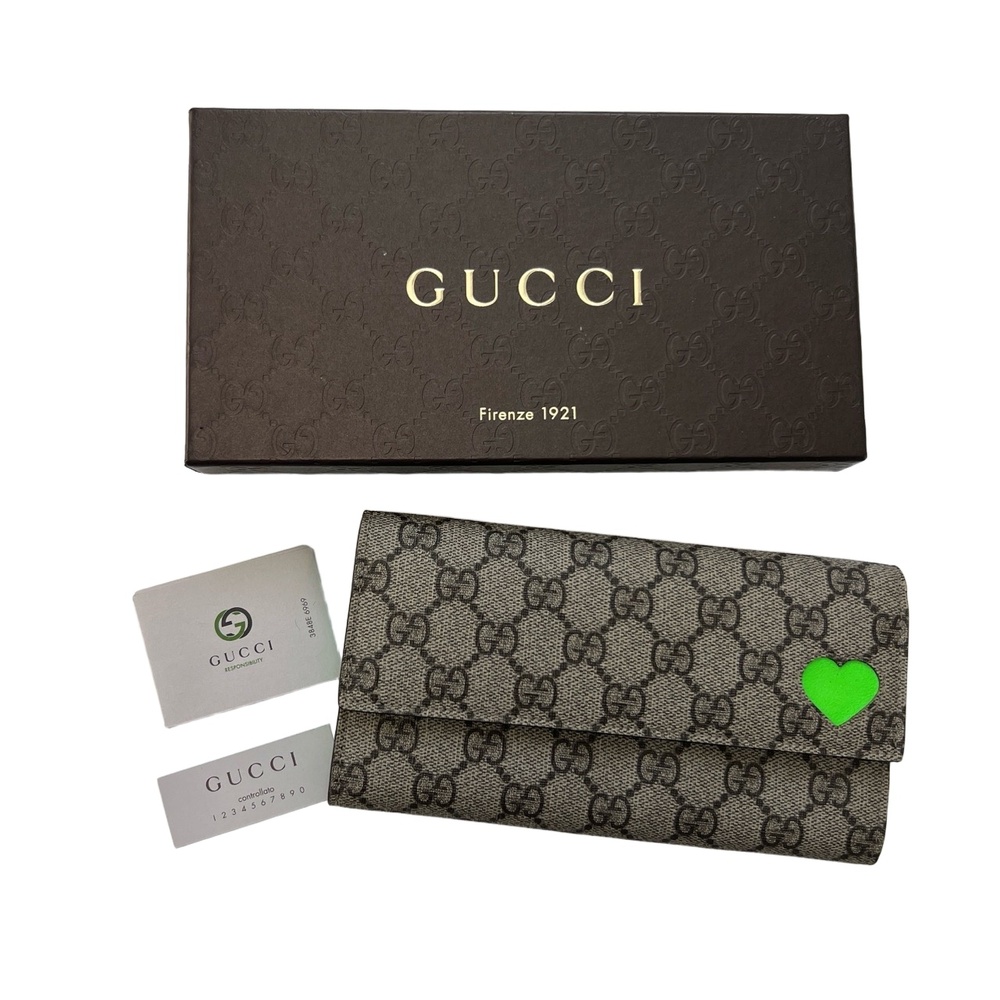 Gucci Authentic GG Canvas Green Heart Patch Long Wallet Monogram Limited Edition